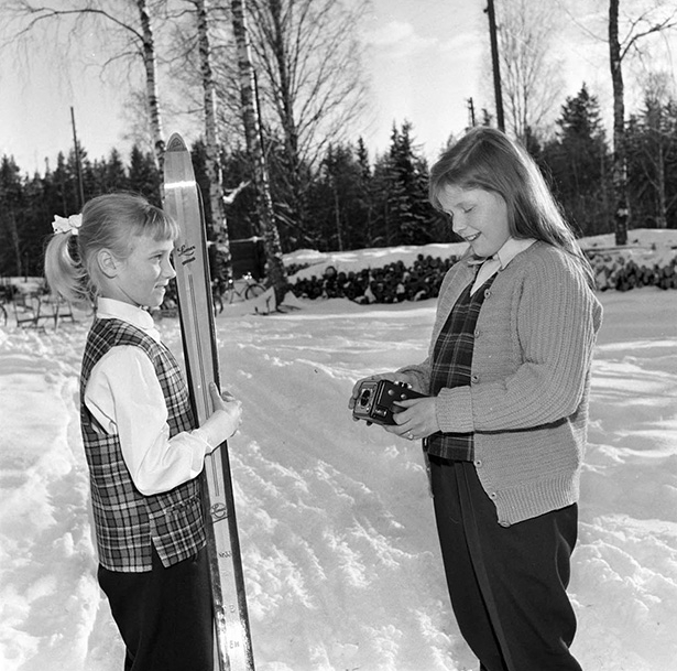 Skolungdomstävling i Grycksbo, skidor prisutdelning 1957