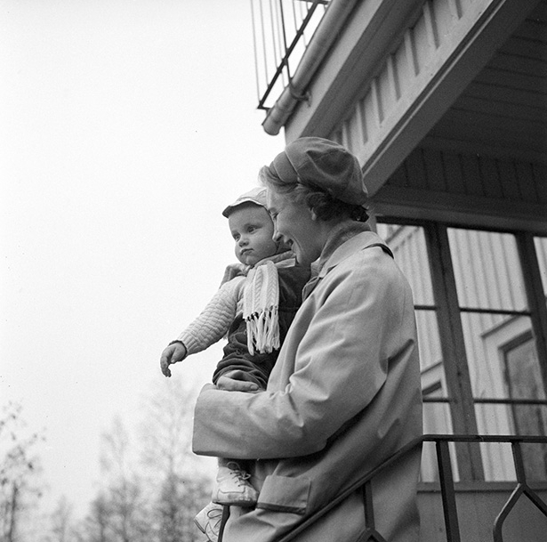 Sixten Jernberg tränar (med familj), reportage 18/10 1959