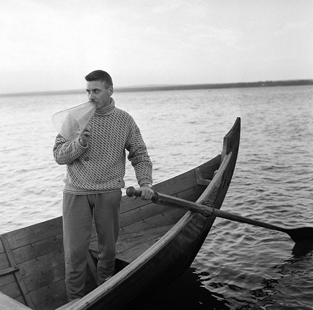 Solleröns kyrkbåtslag tränar, styrman Martin Jonasson, roddreportage, 30/6 1960