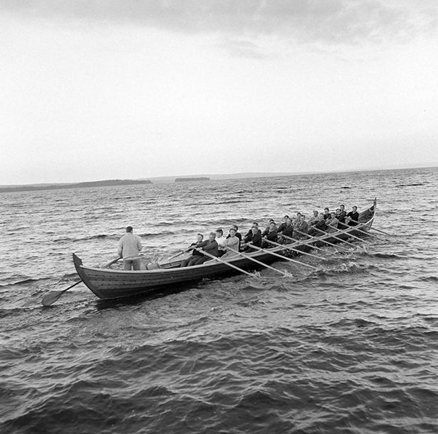 Solleröns kyrkbåtslag tränar, styrman Martin Jonasson, roddreportage, 30/6 1960